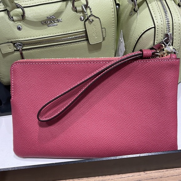 Coach Large Corner Zip Wristlet
IM/Rouge - Picture 5 of 16